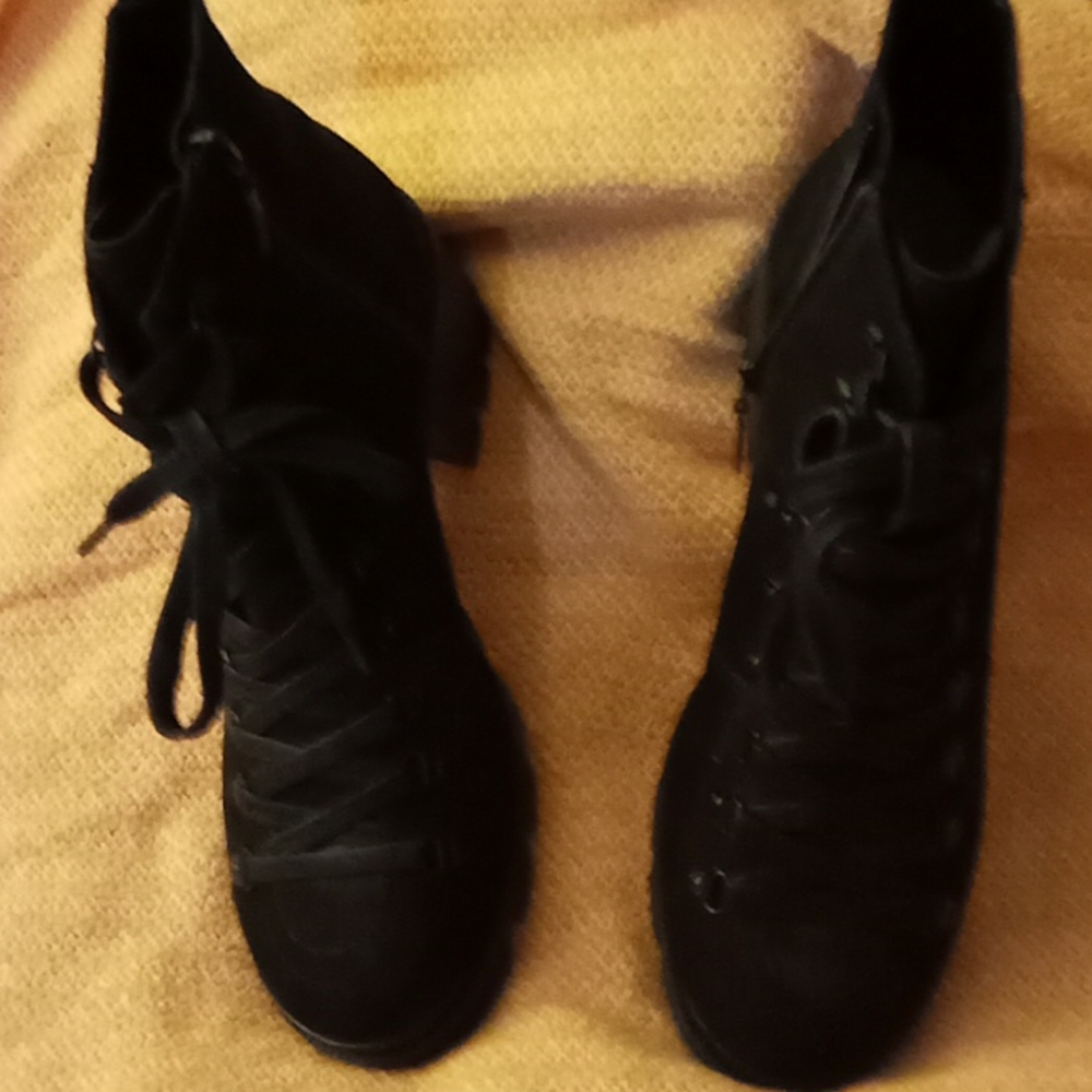 SCHUTZ SUEDE BOOTIE